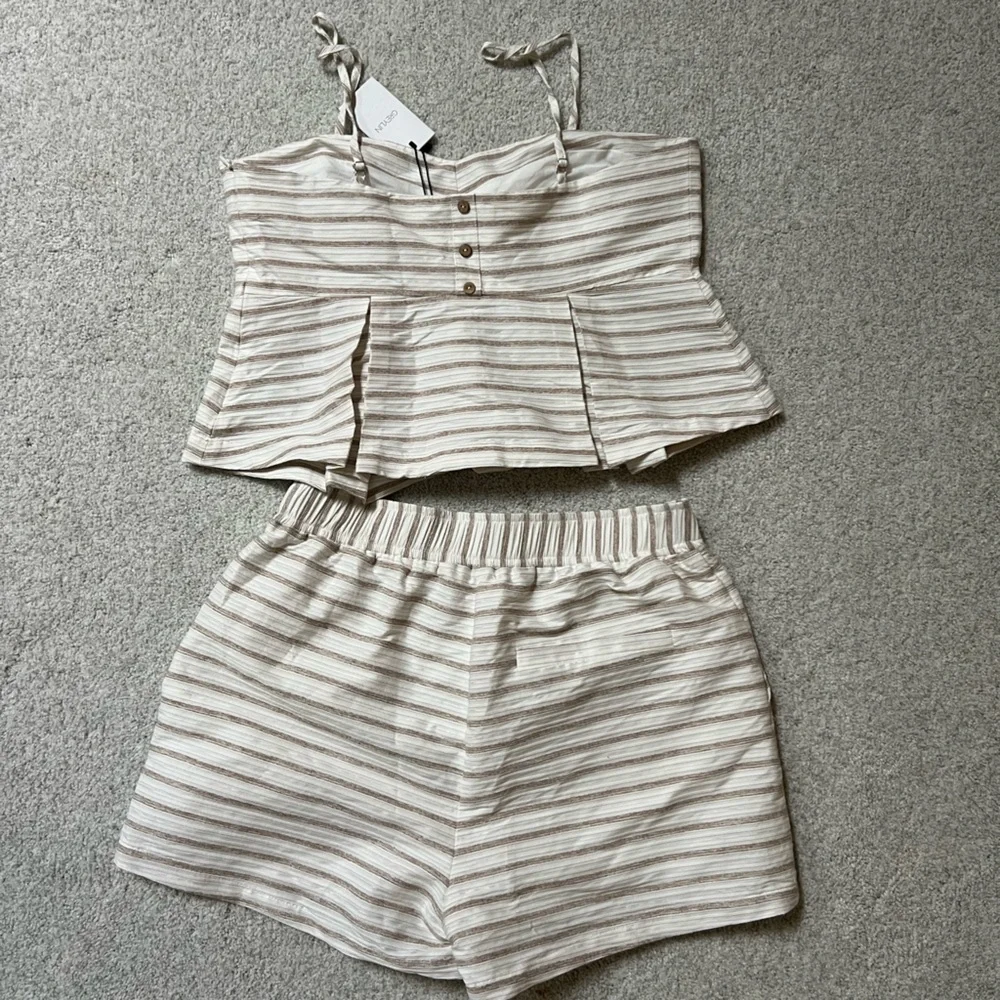 Greylin Two piece set- size L - Picture 7 of 8